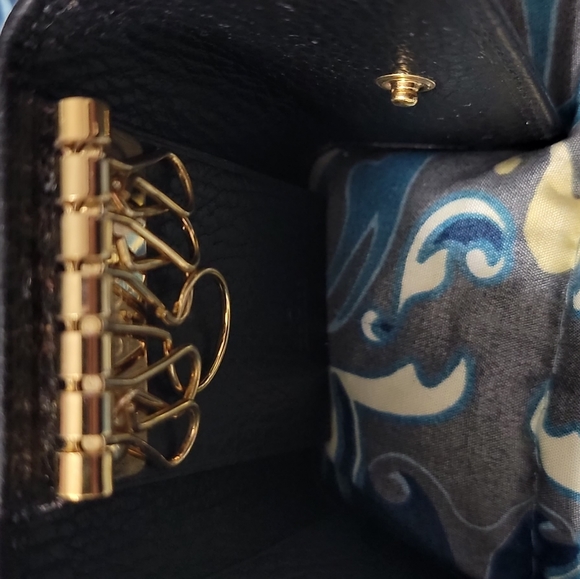 Gucci Key Holder - Picture 2 of 9